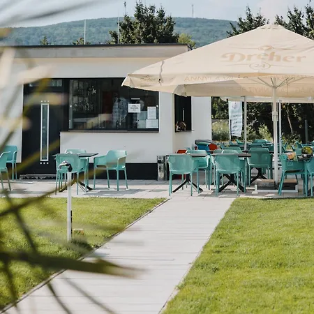 فندق مبيت وإفطار Arena 3*